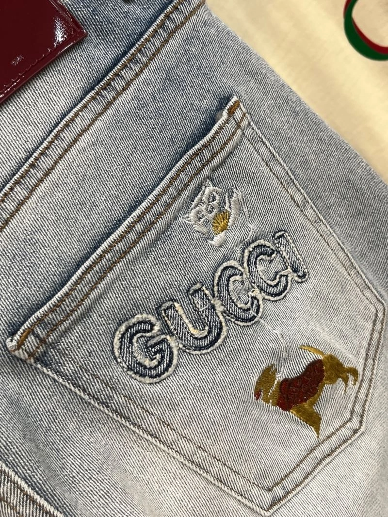 ModernLook Gucci Jeans 126373