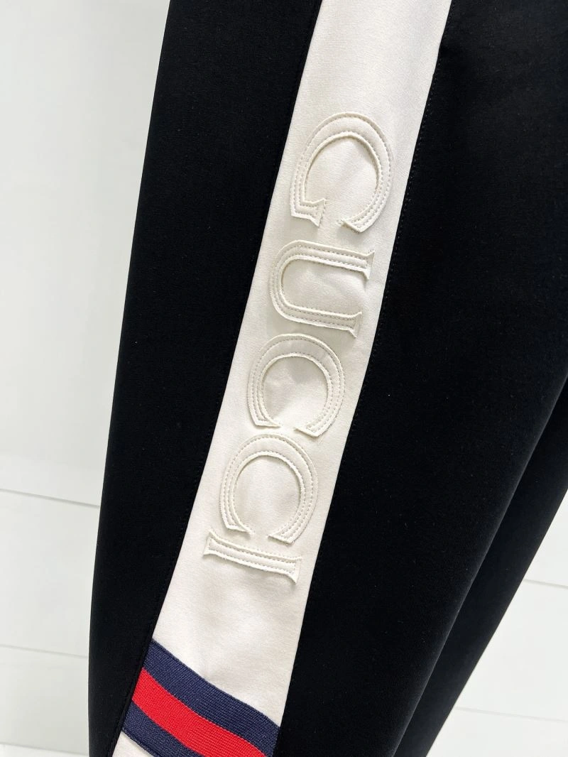 Lightweight Gucci Long Pants 126371