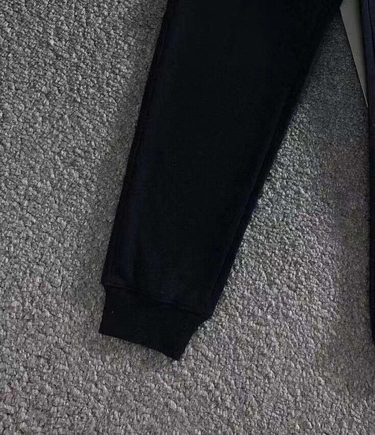 Gucci Long Suits WaterResistant 127735