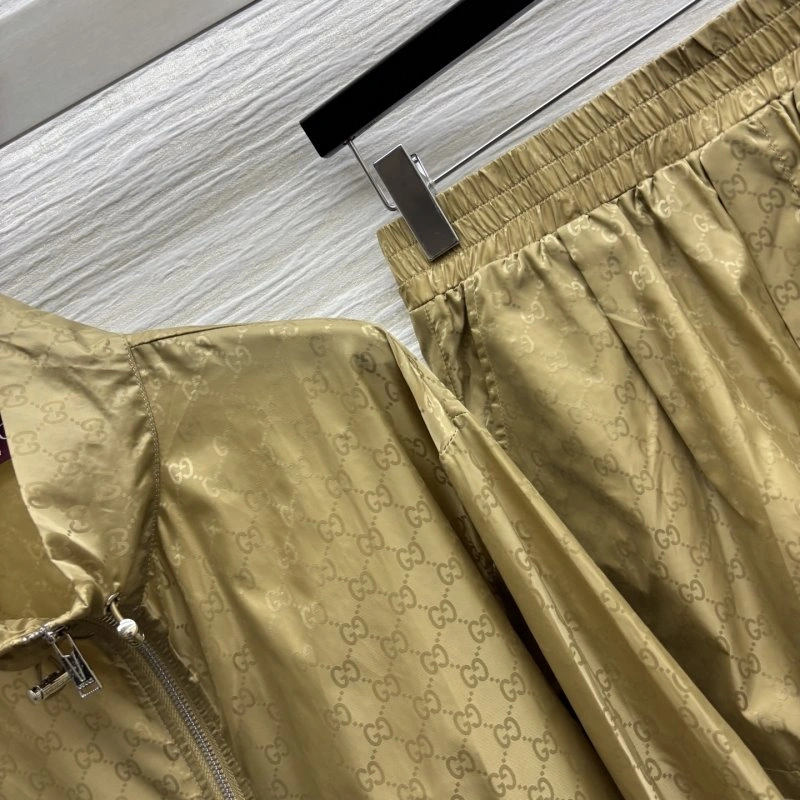 Affordable Gucci Long Suits 124668