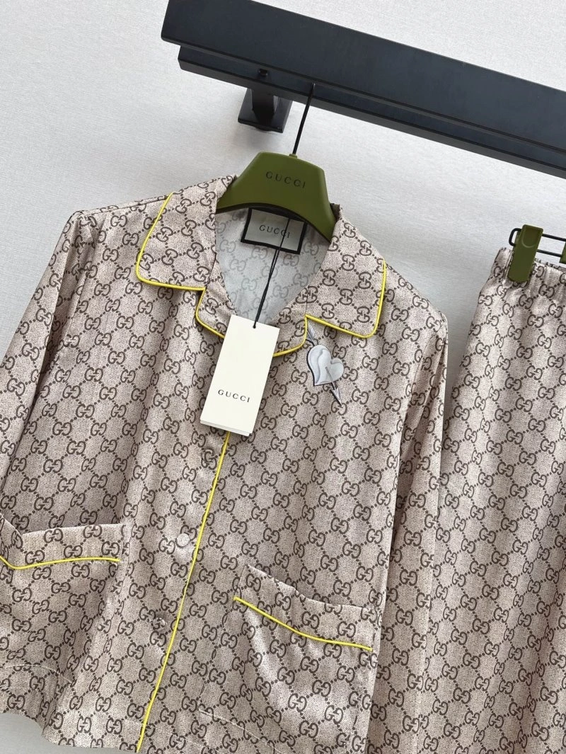 Functional Gucci Long Suits 124452
