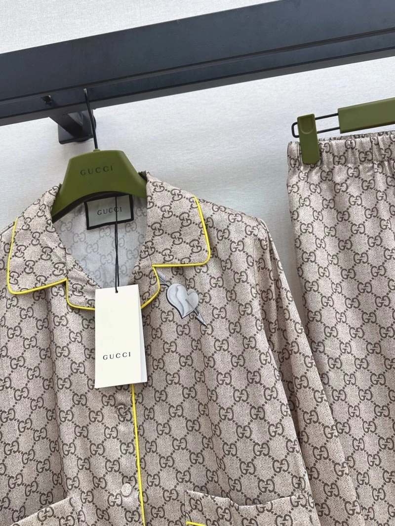Functional Gucci Long Suits 124452