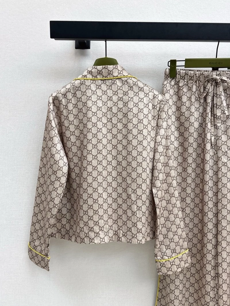 Functional Gucci Long Suits 124452