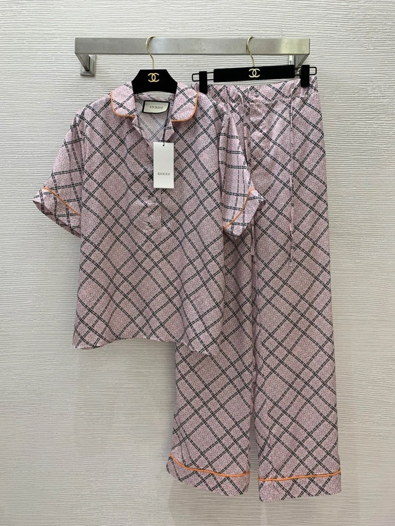 Sleek Gucci Long Suits 124444