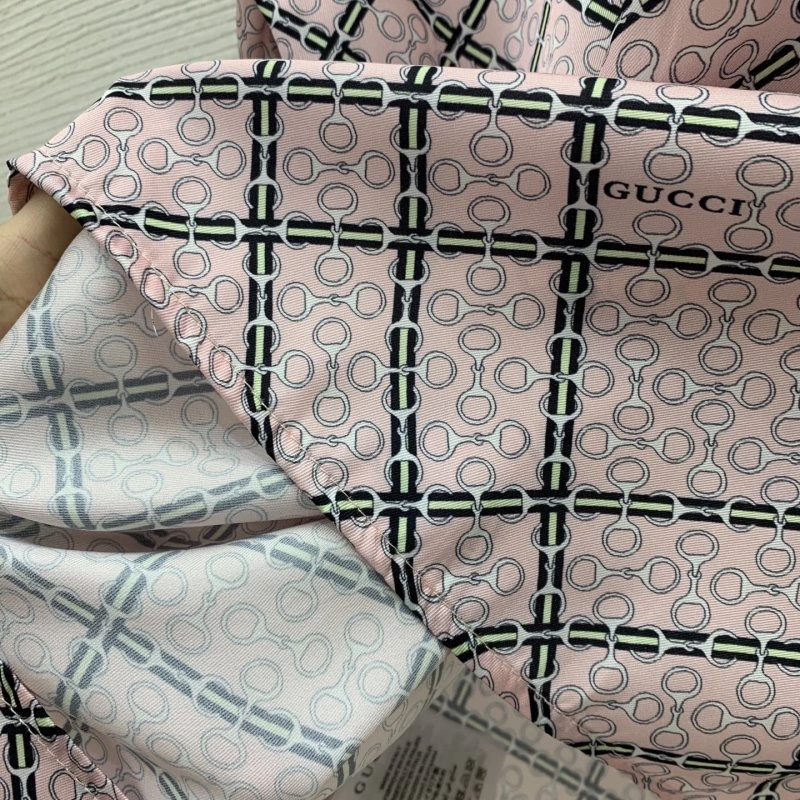 Sleek Gucci Long Suits 124444