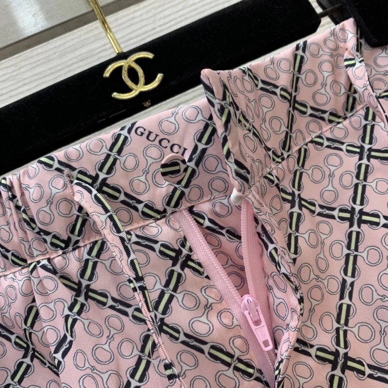 Sleek Gucci Long Suits 124444