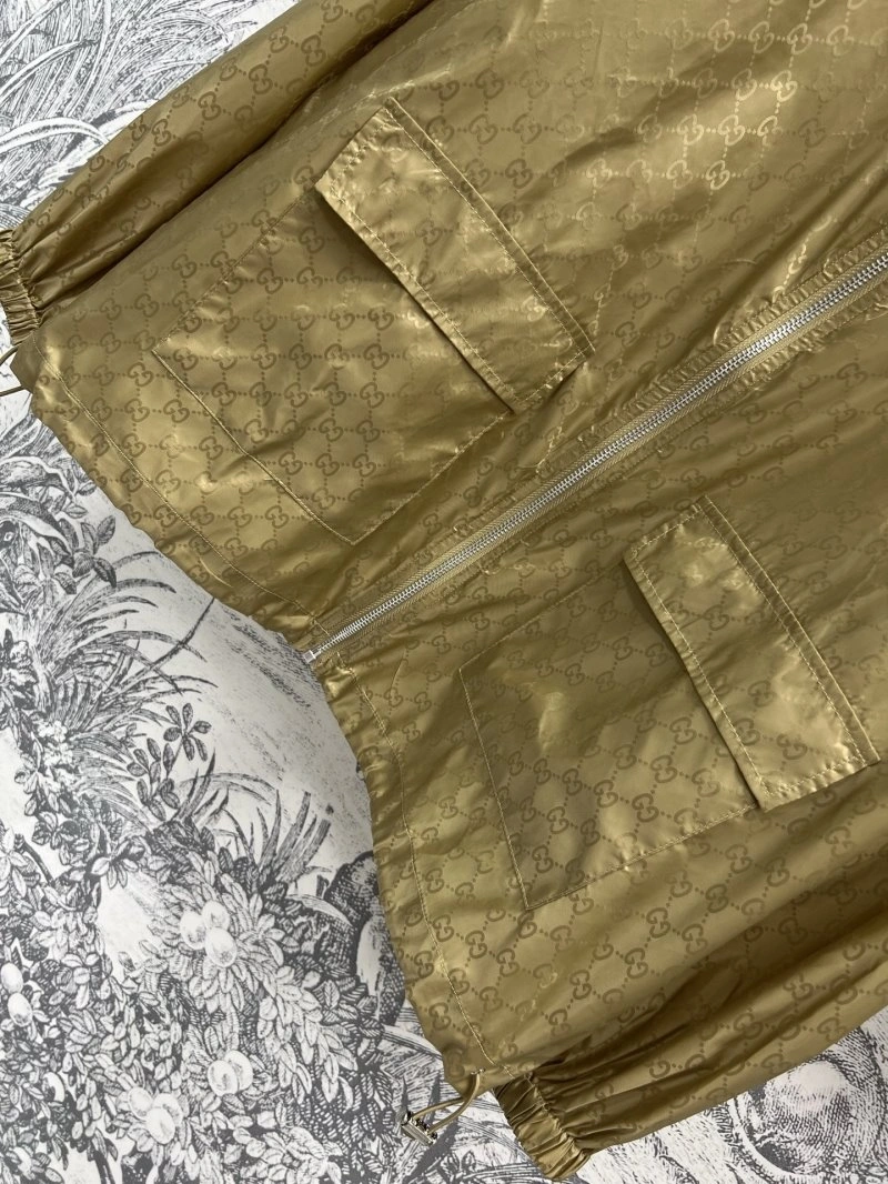 Breathable Gucci Long Suits 124425