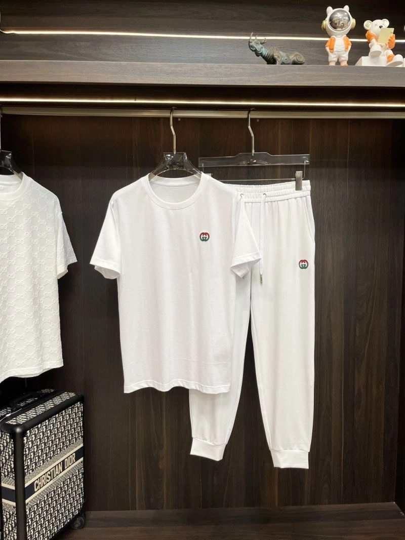 Gucci Long Suits EyeCatching 126811