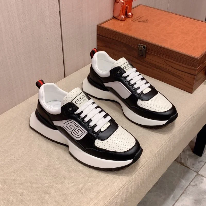 Stylish Gucci Low Shoes 24181