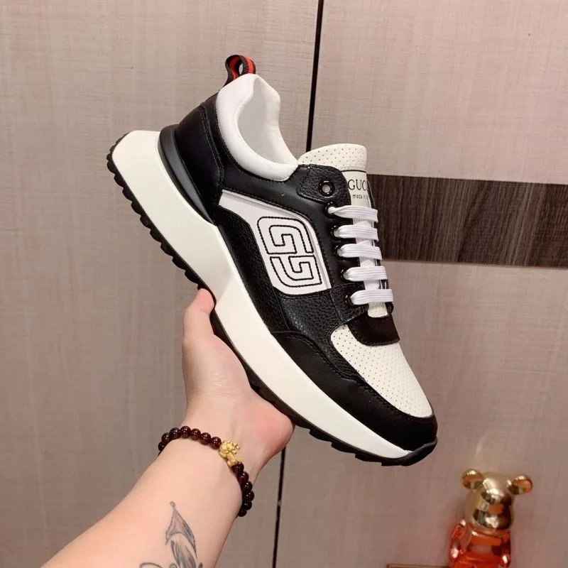 Stylish Gucci Low Shoes 24181