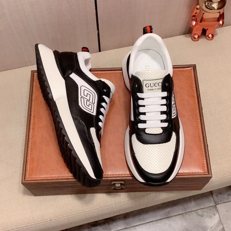 Stylish Gucci Low Shoes 24181