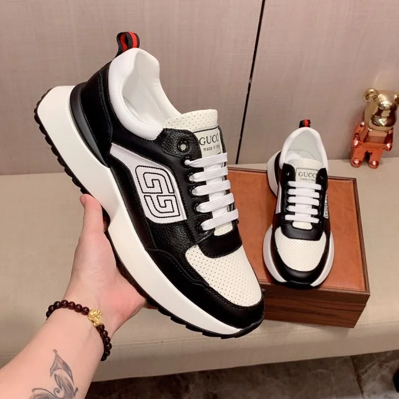 Stylish Gucci Low Shoes 24181