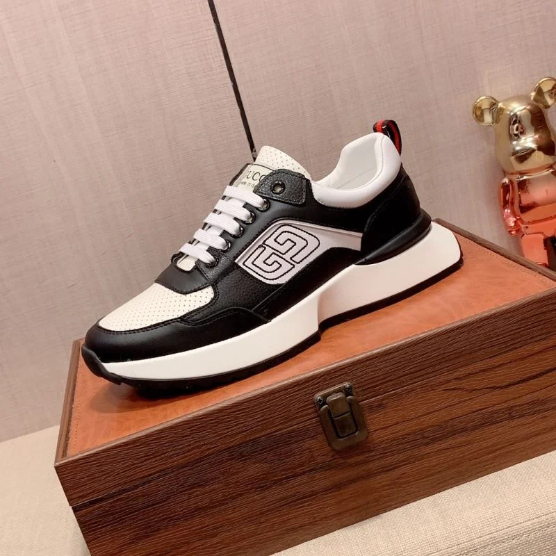 Stylish Gucci Low Shoes 24181