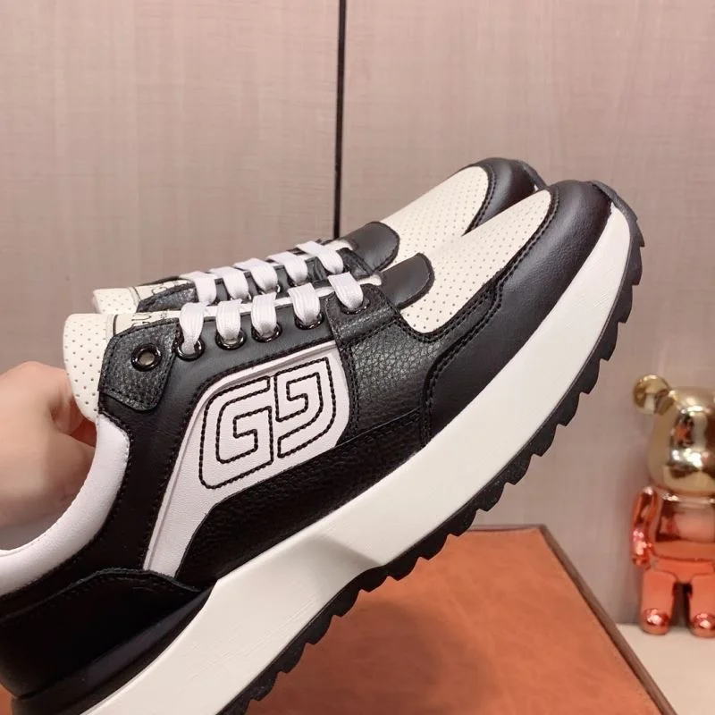 Stylish Gucci Low Shoes 24181