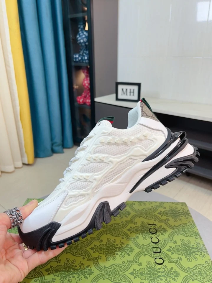 Gucci Low Shoes GoAnywhere 24172