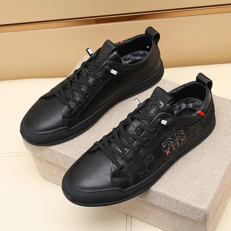 Gucci Low Shoes EyeCatching 24155