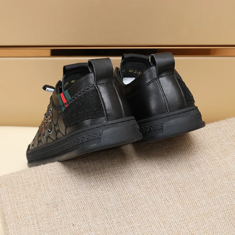Gucci Low Shoes EyeCatching 24155