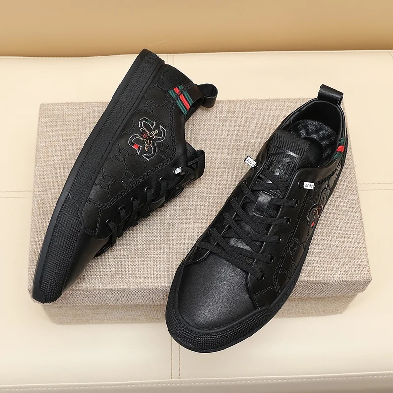 Gucci Low Shoes EyeCatching 24155
