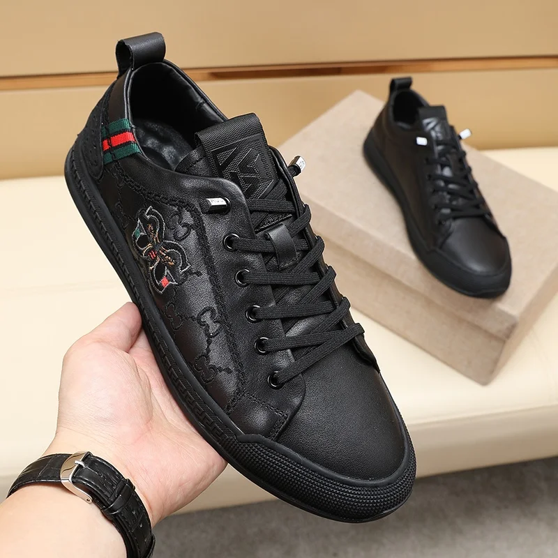 Gucci Low Shoes EyeCatching 24155