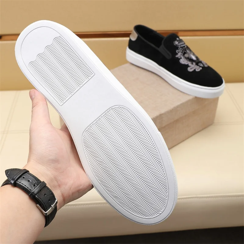 Gucci Low Shoes Chic 24141