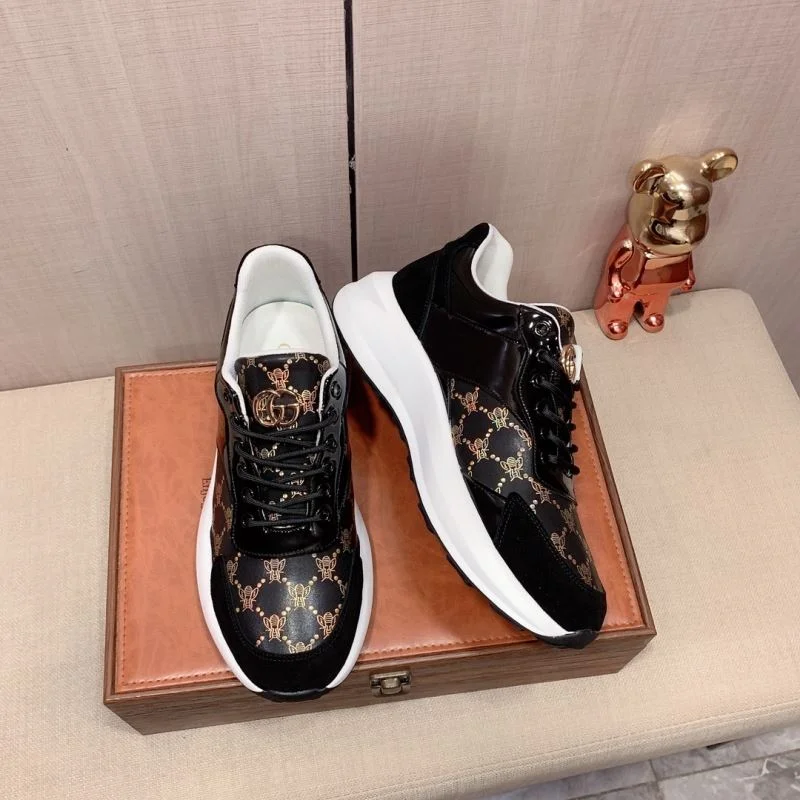Neat Gucci Low Shoes 24110