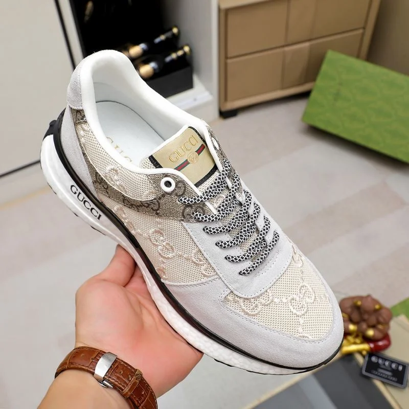 Unisex Gucci Low Shoes 24072