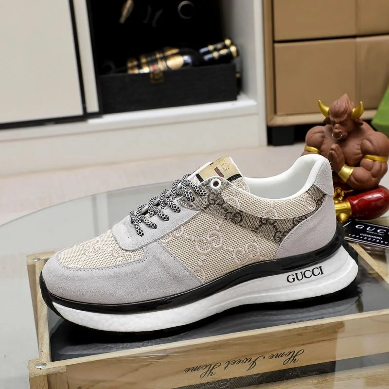 Unisex Gucci Low Shoes 24072