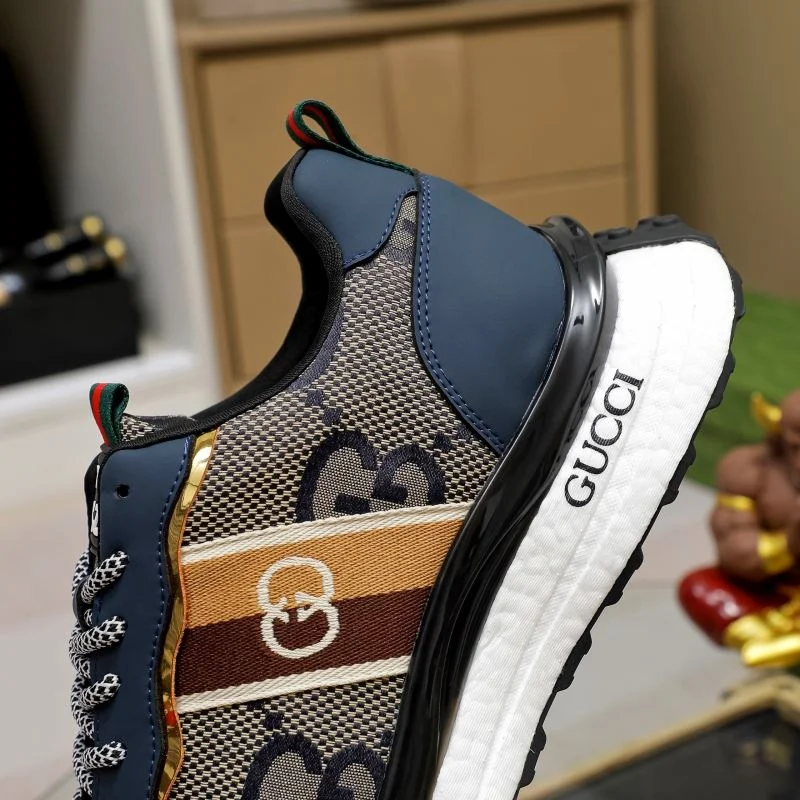 Sporty Gucci Low Shoes 24067