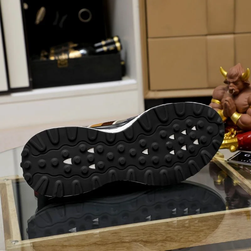 Sporty Gucci Low Shoes 24067