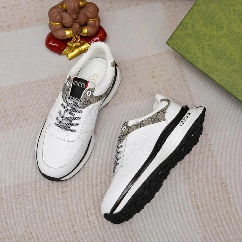 Gucci Low Shoes Sleek 24064