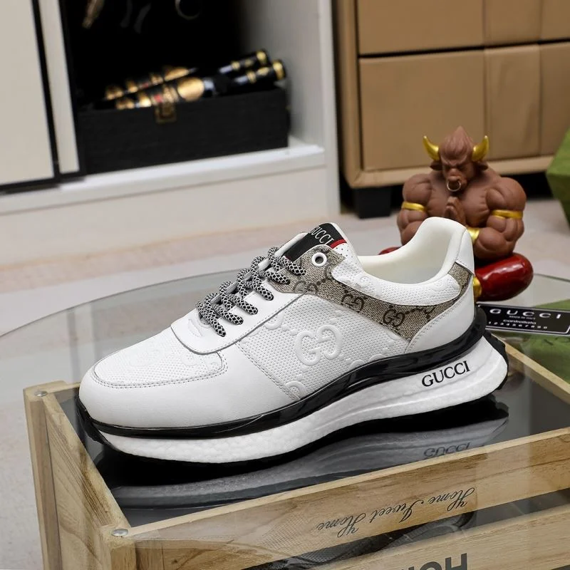 Gucci Low Shoes Sleek 24064