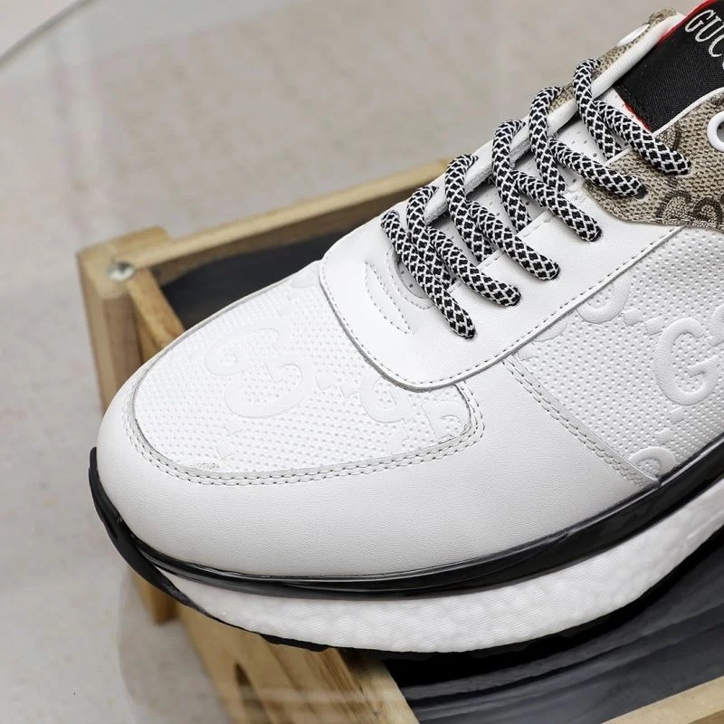 Gucci Low Shoes Sleek 24064