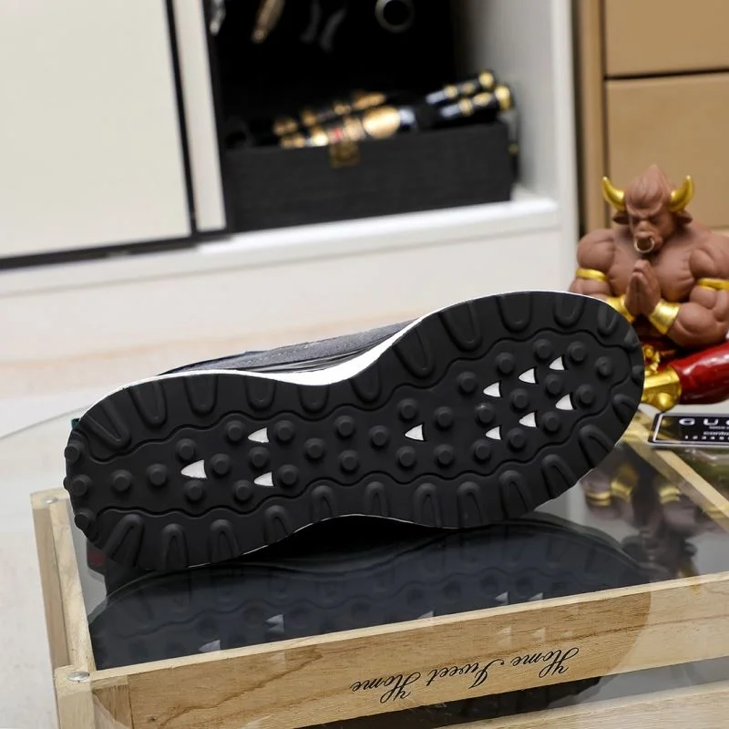 Lightweight Gucci Low Shoes 24083