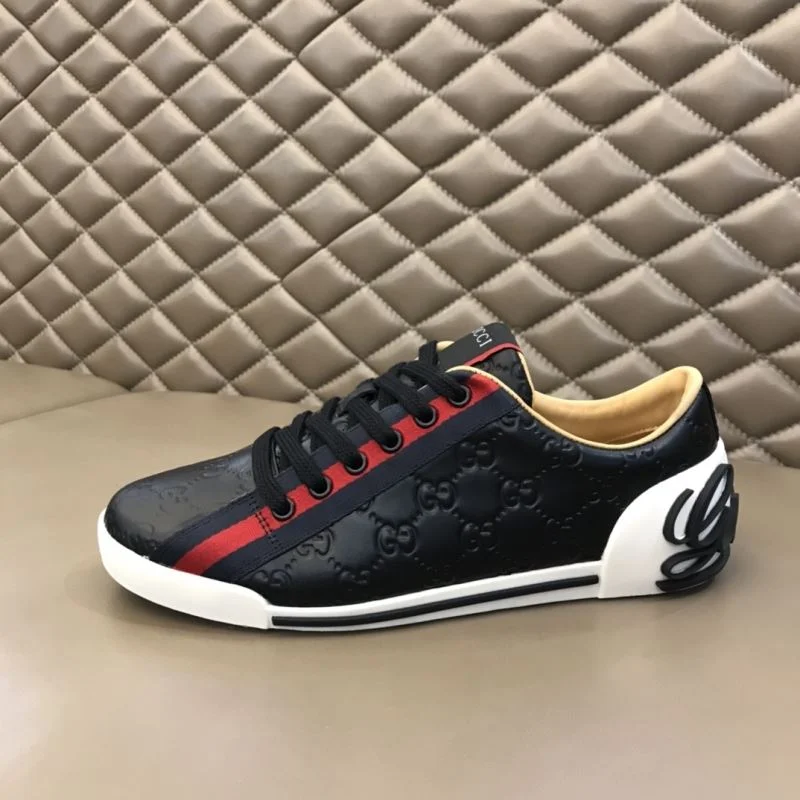 Gucci Low Shoes WeatherProof 24056