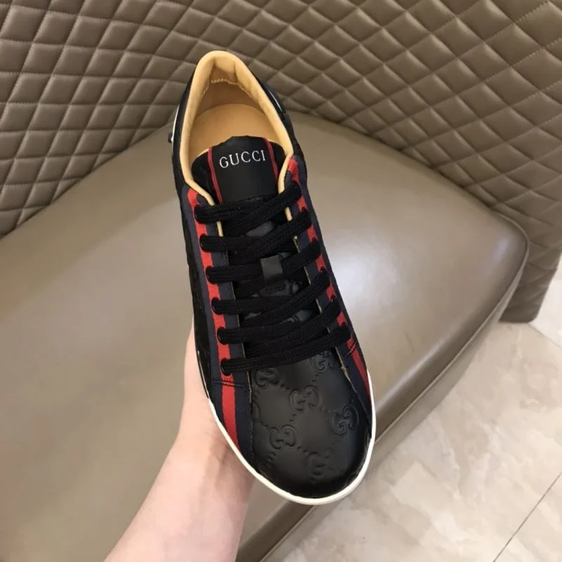 Gucci Low Shoes WeatherProof 24056