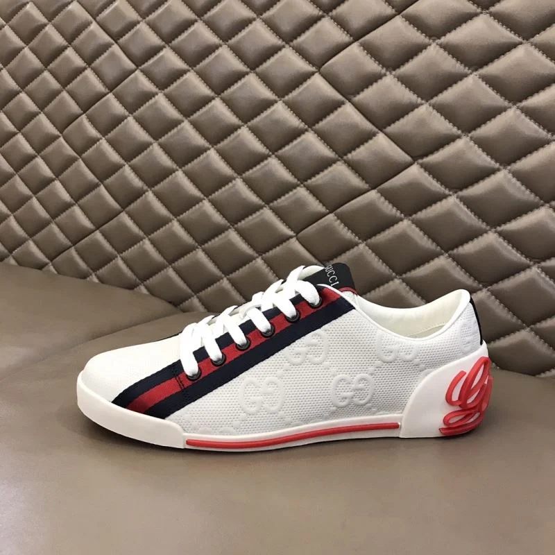 Gucci Low Shoes Premium 24049