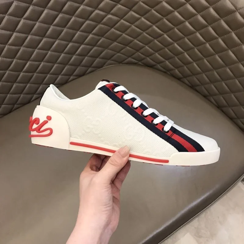 Gucci Low Shoes Premium 24049