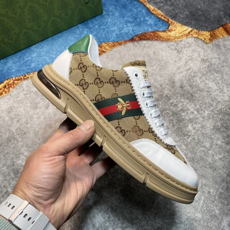 UrbanChic Gucci Low Shoes 24047