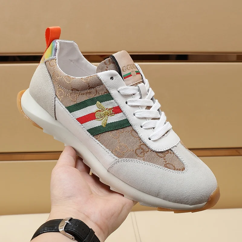 Flexible Gucci Low Shoes 24046