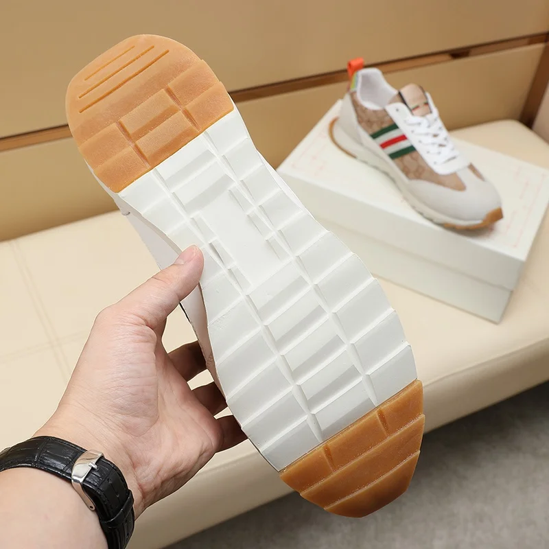 Flexible Gucci Low Shoes 24046