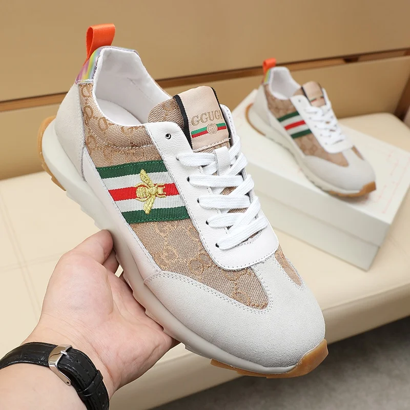 Flexible Gucci Low Shoes 24046