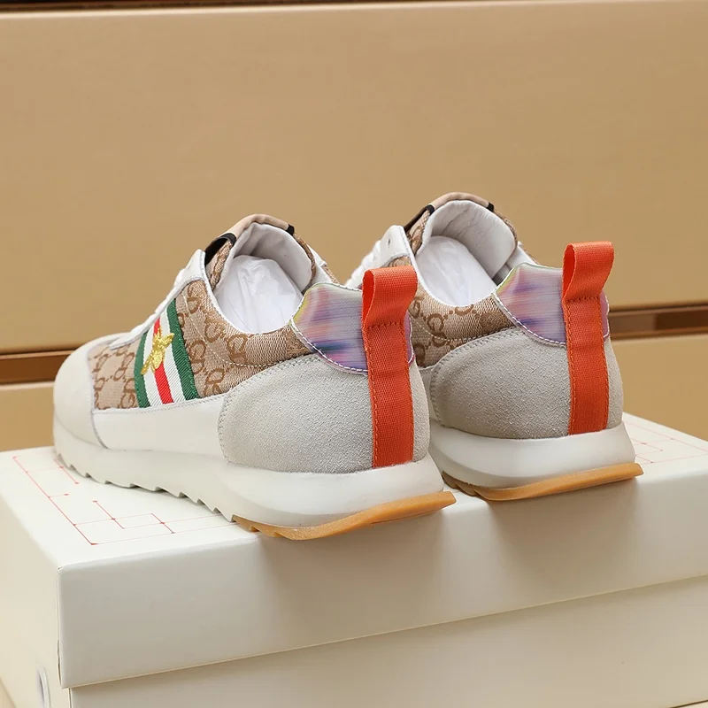 Flexible Gucci Low Shoes 24046