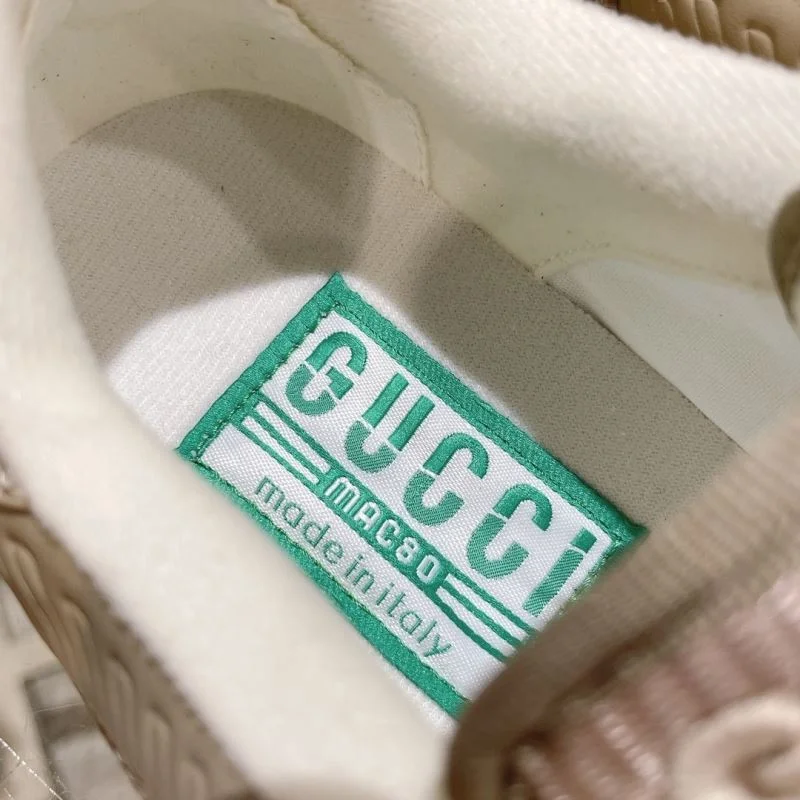 Gucci Low Shoes Bright 24627