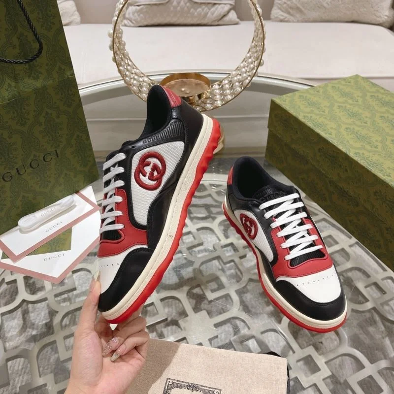 Bright Gucci Low Shoes 24620