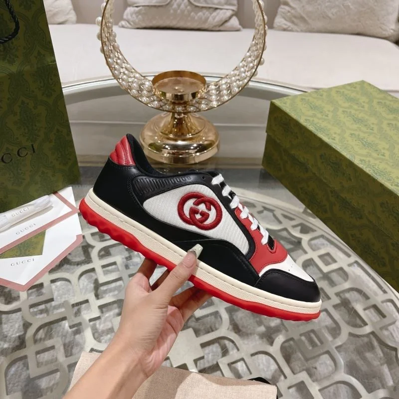 Bright Gucci Low Shoes 24620