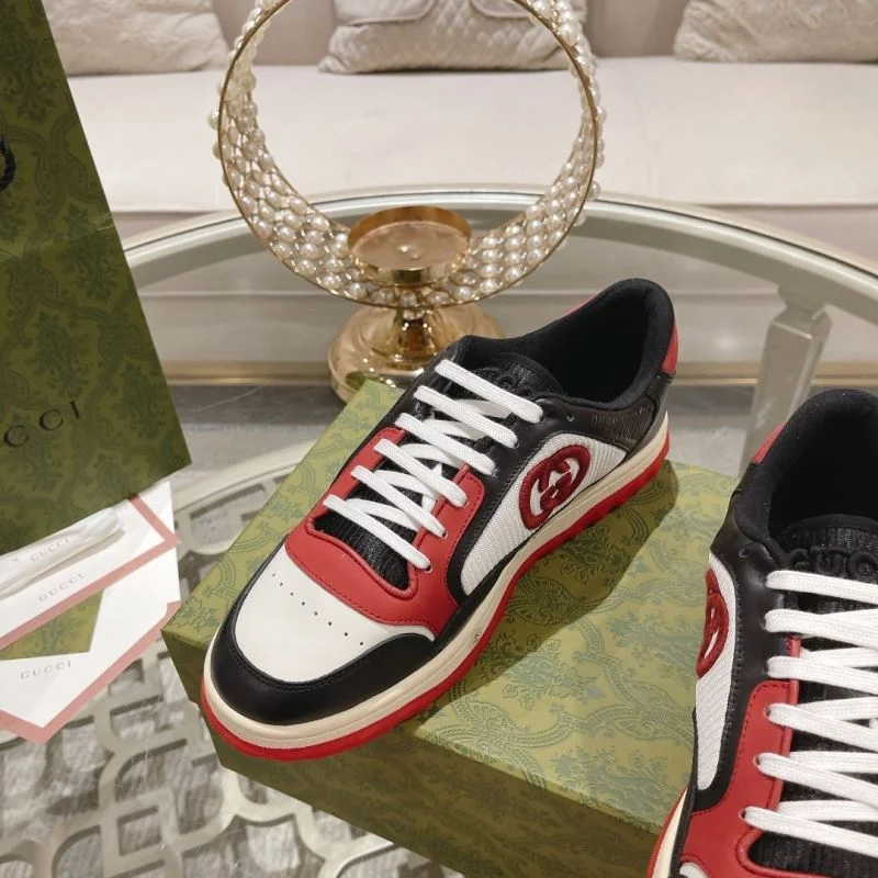 Bright Gucci Low Shoes 24620