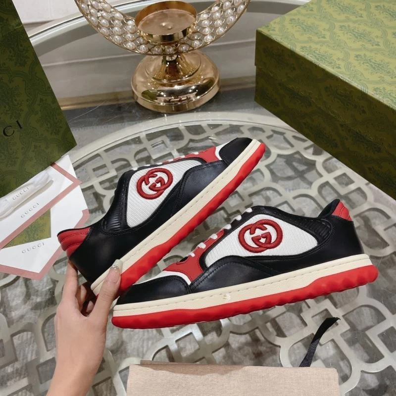 Bright Gucci Low Shoes 24620