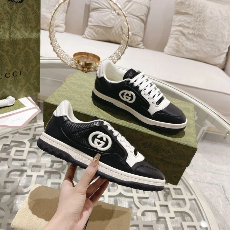 Gucci Low Shoes Stylish 24640