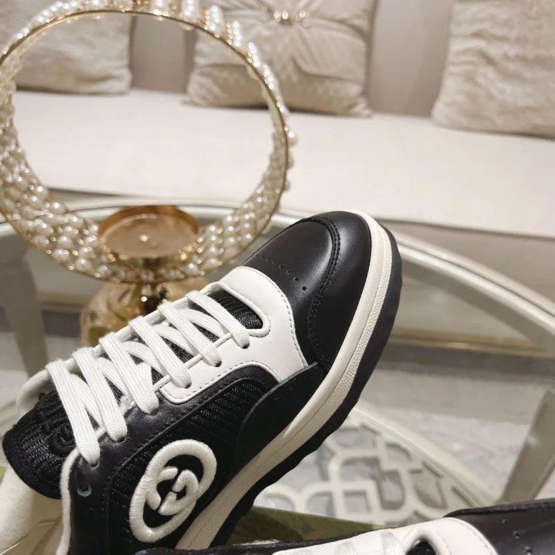 Gucci Low Shoes Stylish 24640