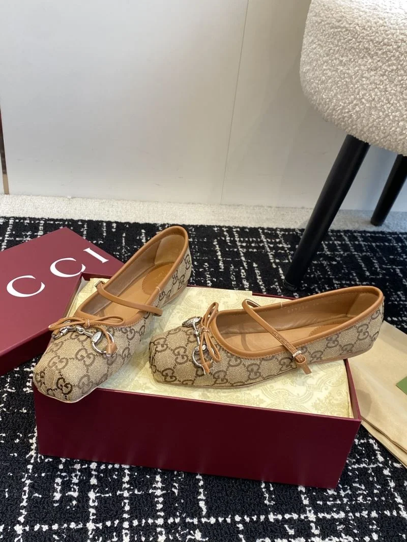 Gucci Low Shoes Durable 24607